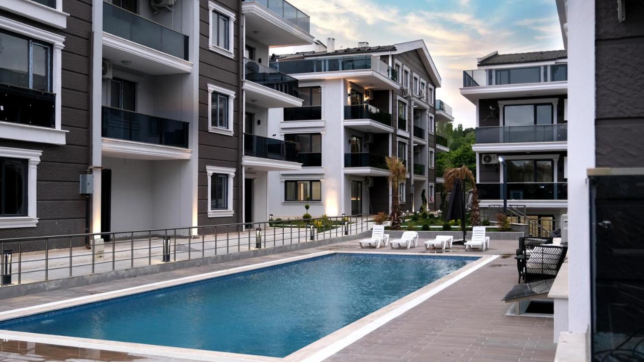 Flower City Suits Aparthotel Yalova  Exterior photo