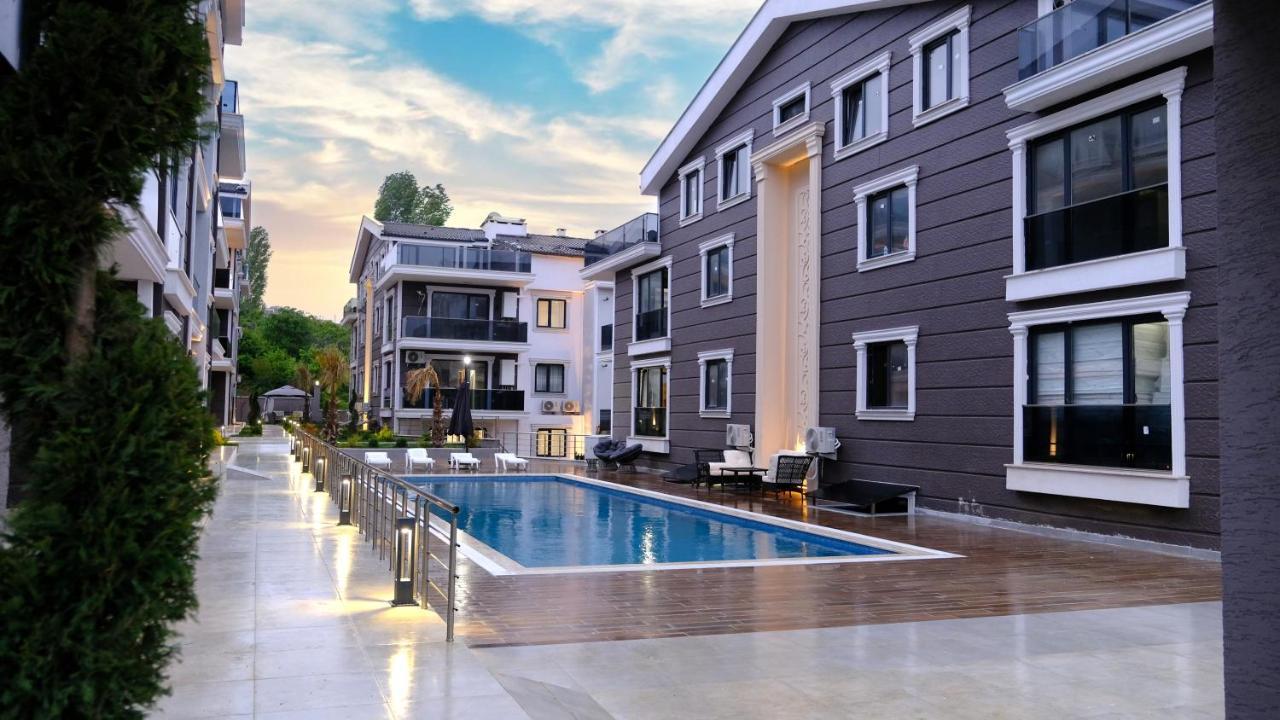 Flower City Suits Aparthotel Yalova  Exterior photo